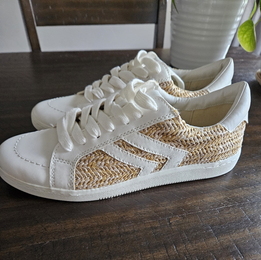 Dolce Vita sneakers